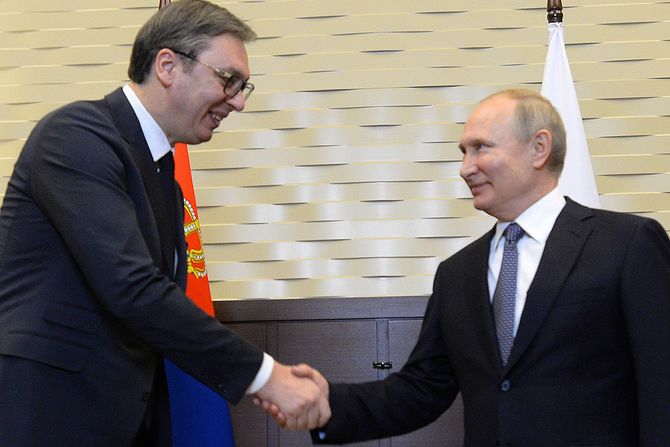 Aleksandar Vucic, Vladimir Putin