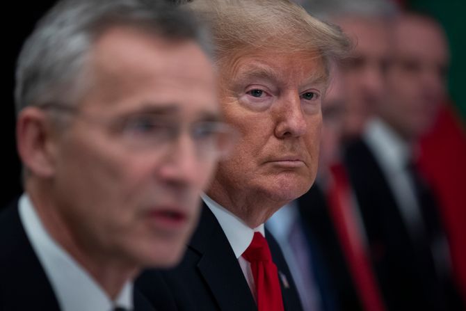 Donald Tramp NATO samit ručak 2 odsto