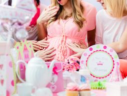 beba, trudnica, babine, pokloni, dečak, bejbi šauer, baby shower