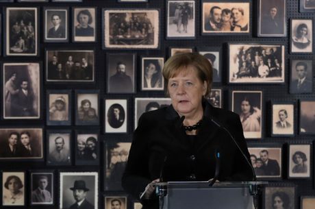Angela Merkel Aušvic