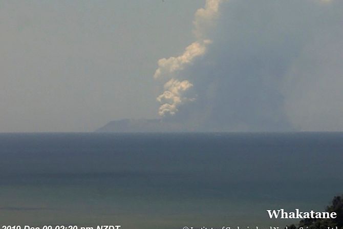 Vulkan, Novi Zeland New Zealand Volcano Erupts