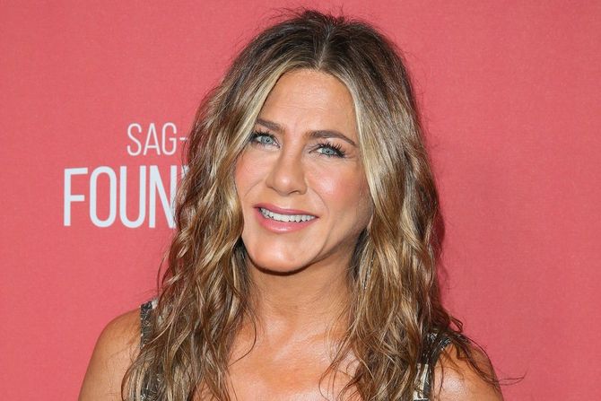 Dzenifer Aniston Dzenifer Aniston