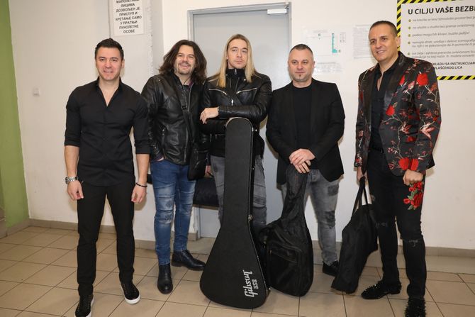 Amadeus Band, Amadeus Bend Amadeus Band, Amadeus Bend