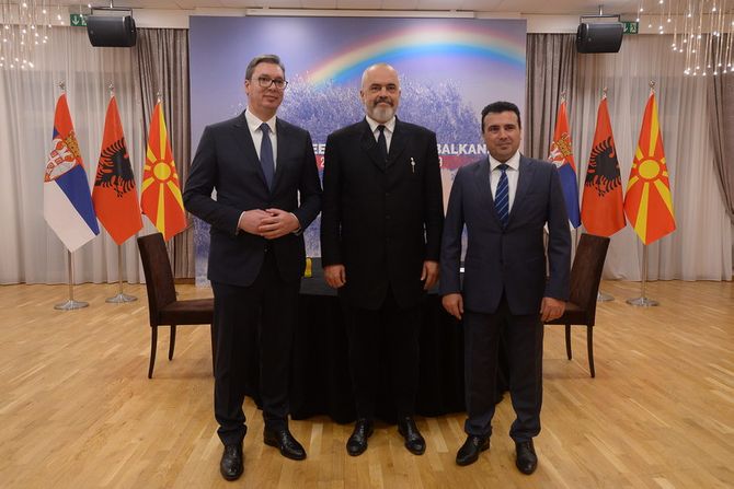 Tirana, Aleksandar Vucic, premijer Albanije Edi Rama i premijer Severne Makedonije Zoran Zaev Tirana, Aleksandar Vucic, premijer Albanije Edi Rama i premijer Severne Makedonije Zoran Zaev