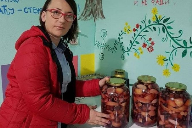 Ana Nikodijević Ana Nikodijević