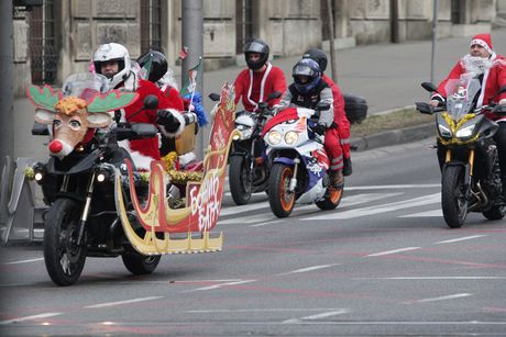 Deda Mraz, Beograd