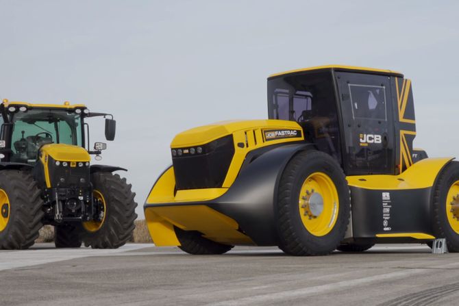 Najbrzi traktor na svetu, JCB Fastrac Two