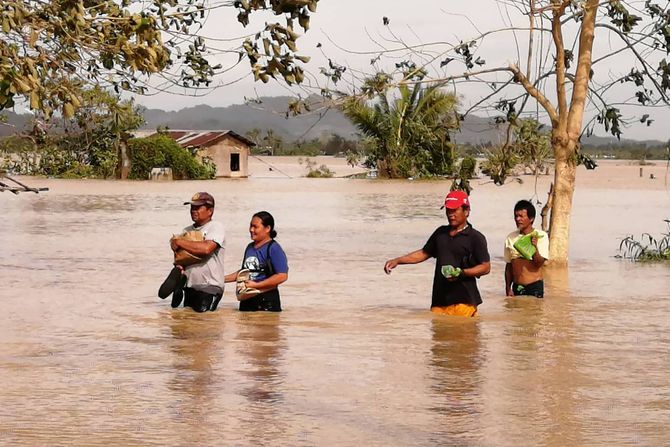 Filipini, tajfun Phanfone