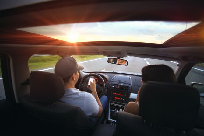 Automobil, vožnja Automobil, vožnja
