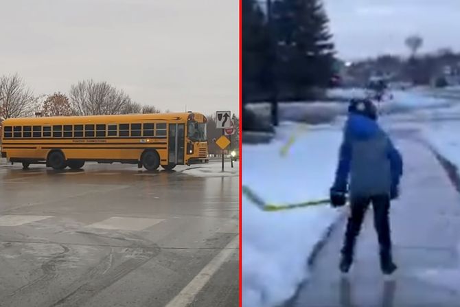 Autobus dečak klizanje ulicom led sneg