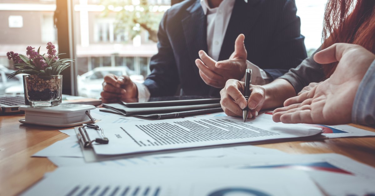 Zlato, nekretnine ili zemlja? Analitičari otkrivaju šta je najsigurnija investicija tokom trenutne krize