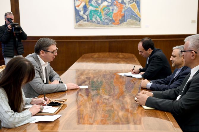 VUCIC AMBASADOR SASTANAK VUCIC AMBASADOR SASTANAK