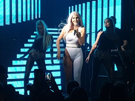 Jelena Karleuša Kasina Jelena Karleuša Kasina