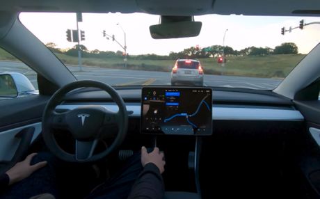 Autopilot, Tesla