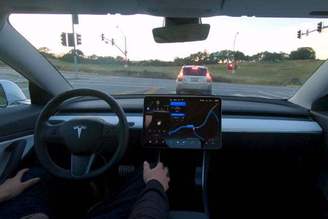 Autopilot, Tesla