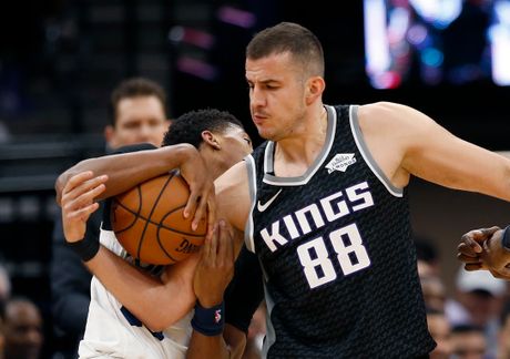 Nemanja Bjelica sa kratkom kosom Nemanja Bjelica sa kratkom kosom