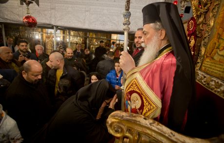 Grčki jerusalimski patrijarh Teofil III Vitlejem Božićna liturgija