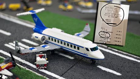Lego avion racun