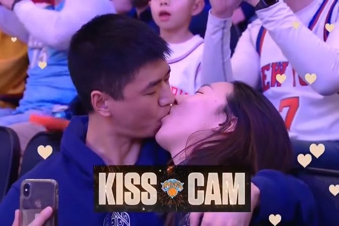 poljubac, kiss cam