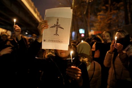 protest teheran iran obaranje aviona
