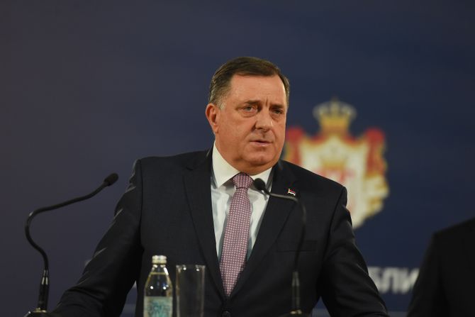 Milorad Dodik, Aleksandar Vučić