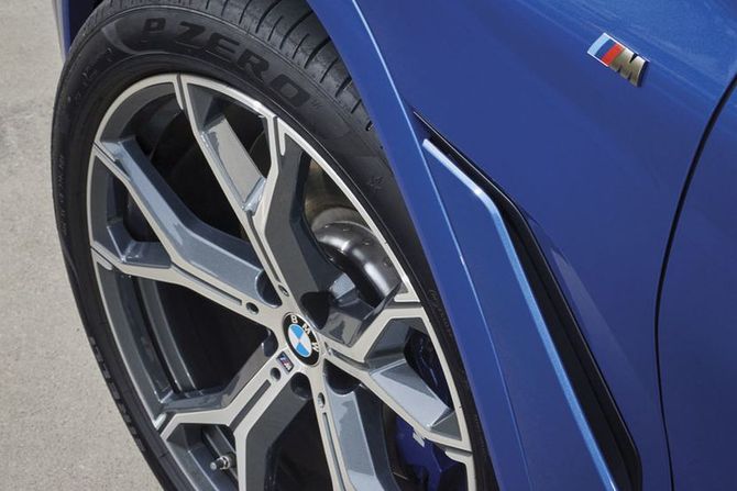 BMW X6 M50i BMW X6 M50i