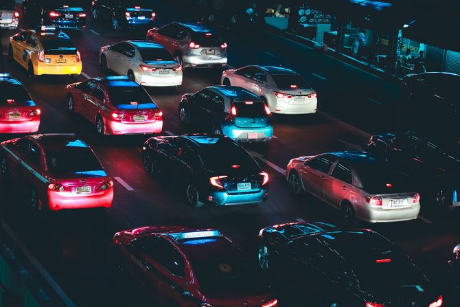 automobili, saobraćaj automobili, saobraćaj