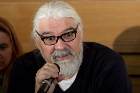 Predstava, Mamu mu j...ko je prvi poceo, konferencija