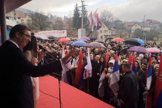 Aleksandar Vučić, Drvar Aleksandar Vučić, Drvar