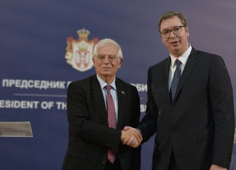 Aleksandar Vučić, Đozep Borelj Aleksandar Vučić, Đozep Borelj