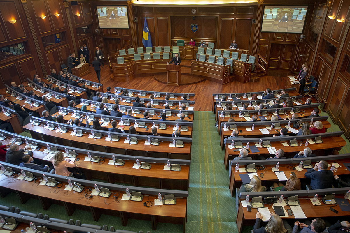 Haos u Prištini! U skupštini tzv. Kosova pozvali na streljanje Ramuša Haradinaja, tenzije eskalirale