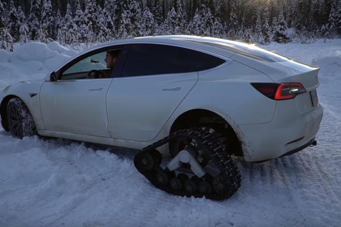 Tesla sa gusenicama Tesla sa gusenicama