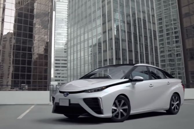 Toyote Mirai, Hidrogen Auto