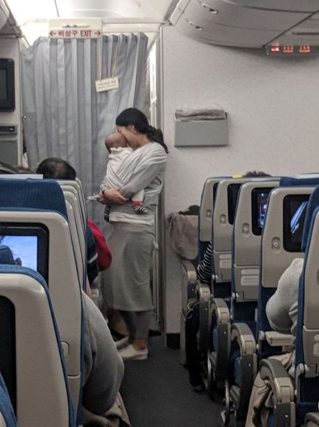 Poklon jedne majke u avionu Poklon jedne majke u avionu