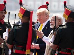 Donald Tramp, Indija