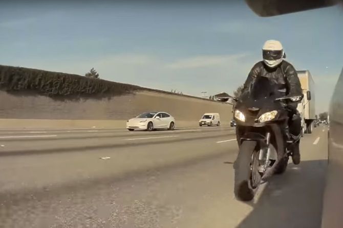 Bajker Tesla Bajker Tesla