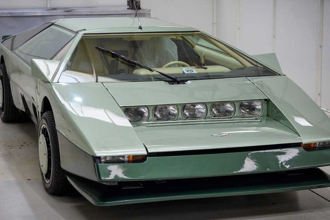 Aston Martin Bulldog Aston Martin Bulldog