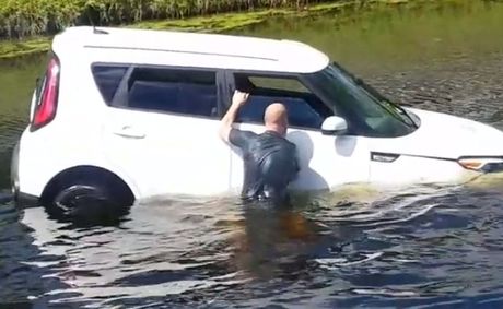 Spasavanje Florida auto tone