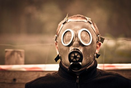 virus, koronavirus, gas-maska