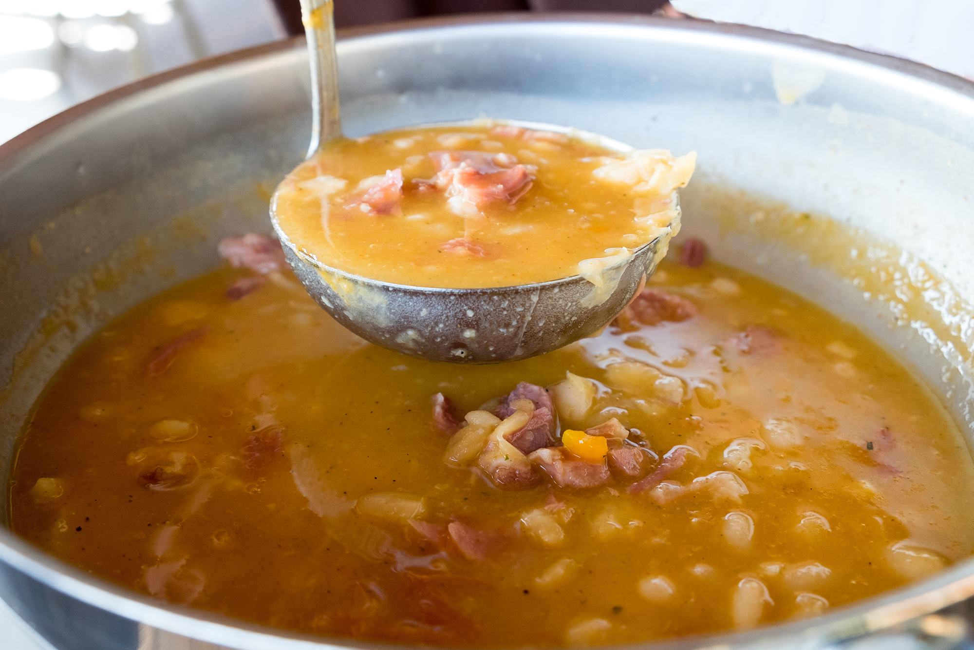 Evropa priznala ono što mi već znamo: Srpski pasulj u samom vrhu najukusnijih jela, čak 3 su našla svoje mesto