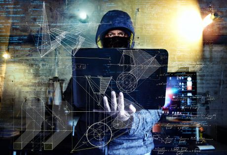 Haker, hakovanje, kompjuter, čovek s kapuljačom, sajber kriminal
