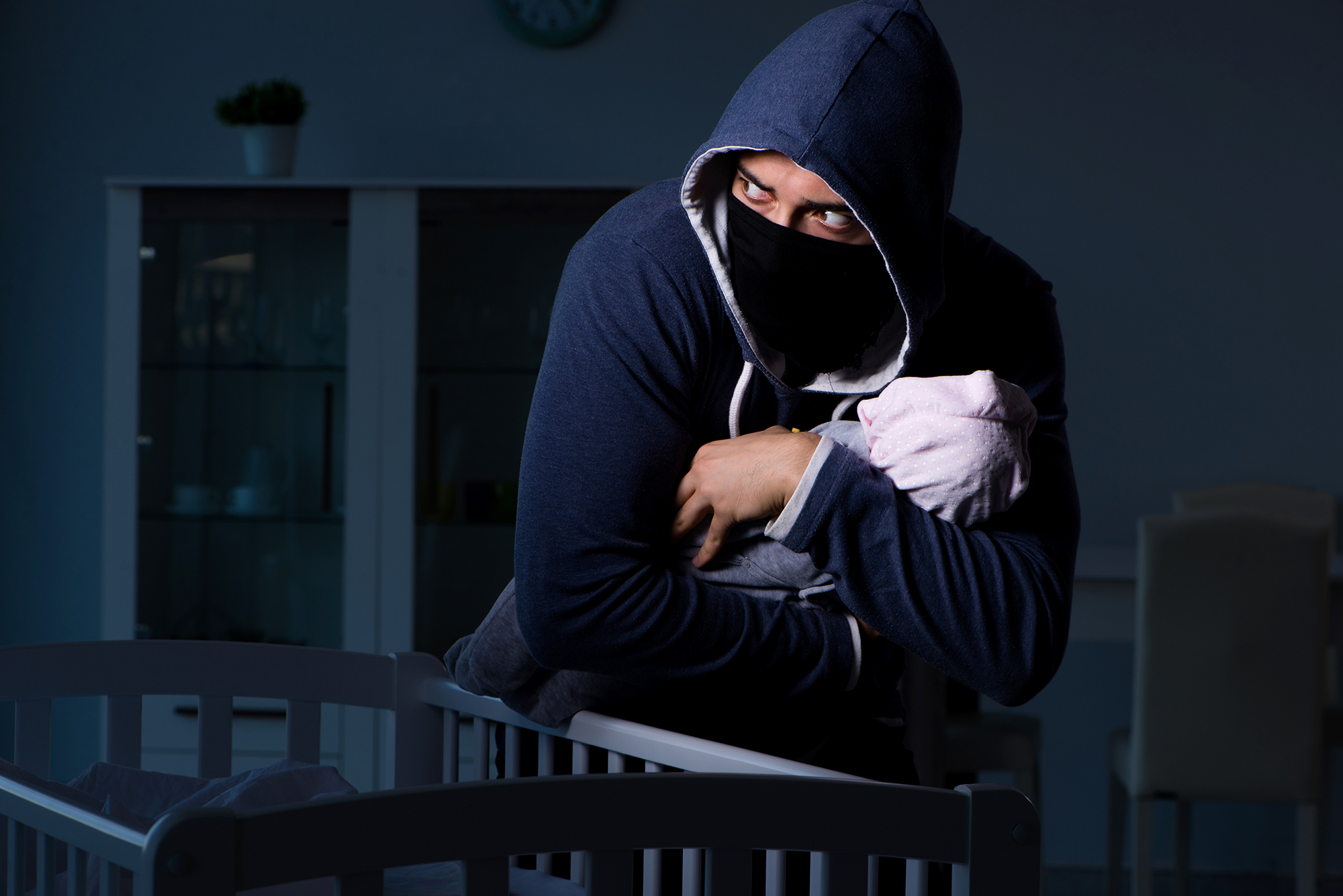 PAO PROVALNIK U NOVOM SADU: Pokrao kuću, pa udario vlasnika (67) pri bekstvu