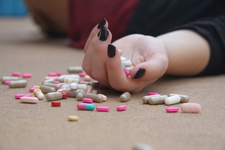 Samoubistvo, depresija, tablete, pilule