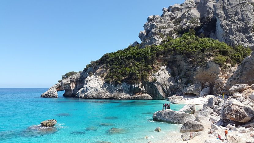 POTPUNO SUMANUTO Za posetu čuvenoj plaži potrebna rezervacija nedeljama unapred i plaćena ulaznica
