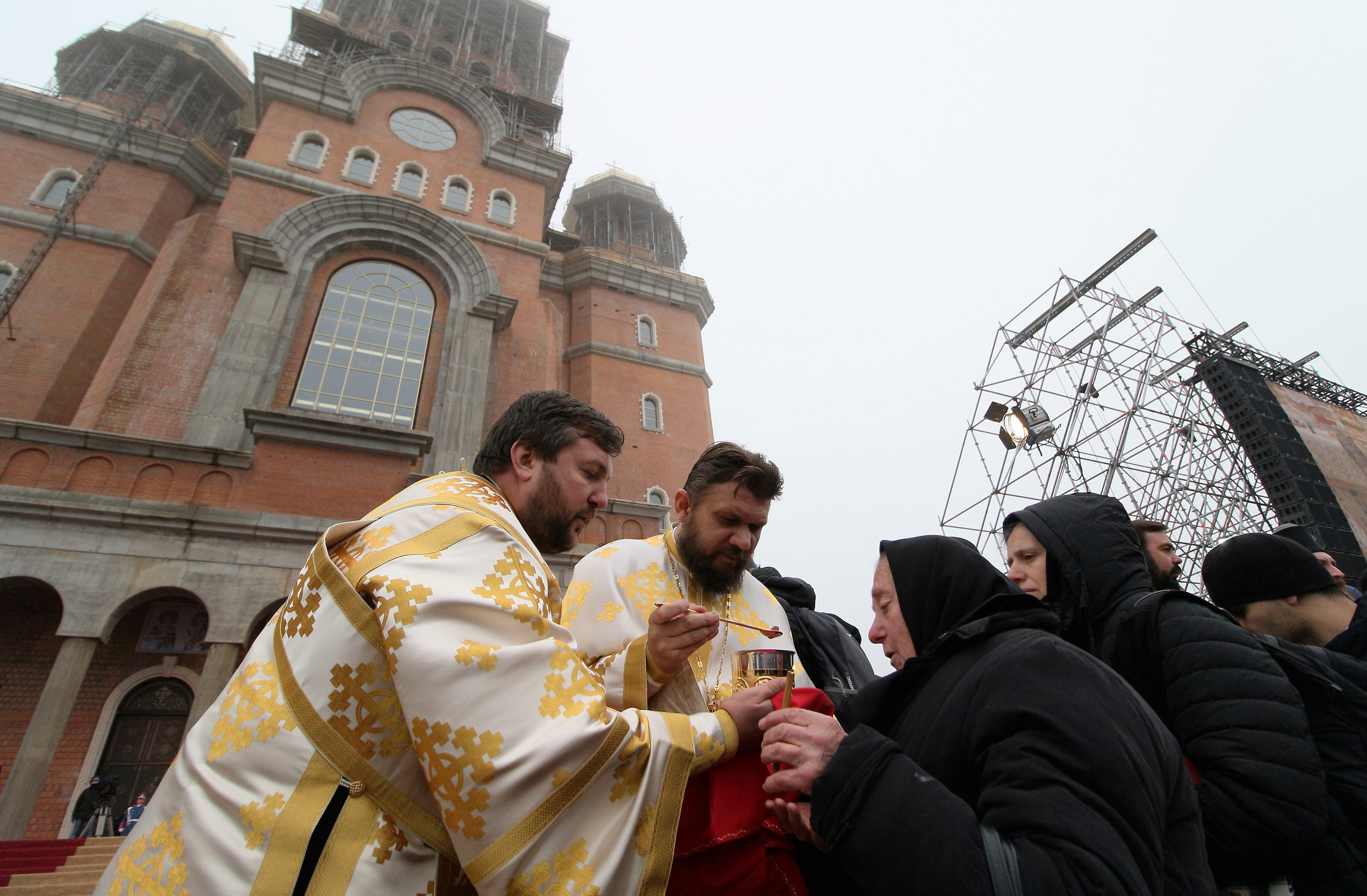 Šta je sve zabranjeno uoči pričešća: Ovo su najčešće greške, jedna molitva je obavezna