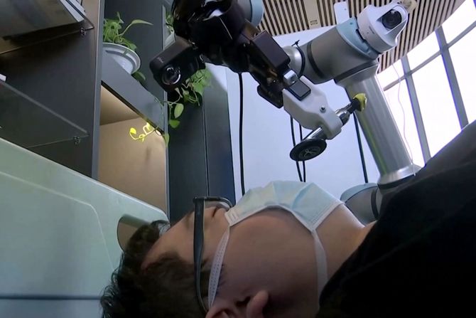 Robot Korona virus Robot Korona virus