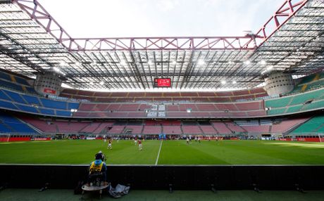 FK Milan - FK Đenova, prazan stadion, korona virus