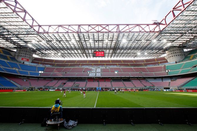 FK Milan - FK Đenova, prazan stadion, korona virus