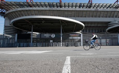 FK Milan - FK Đenova, prazan stadion, korona virus