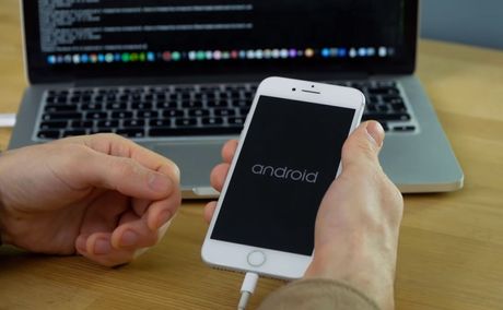 Android iPhone Android iPhone